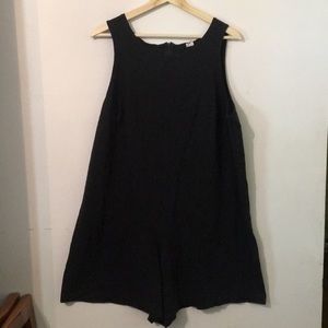 🌟🌟HP 6/16/18➕Vintage Black Romper🌟🌟